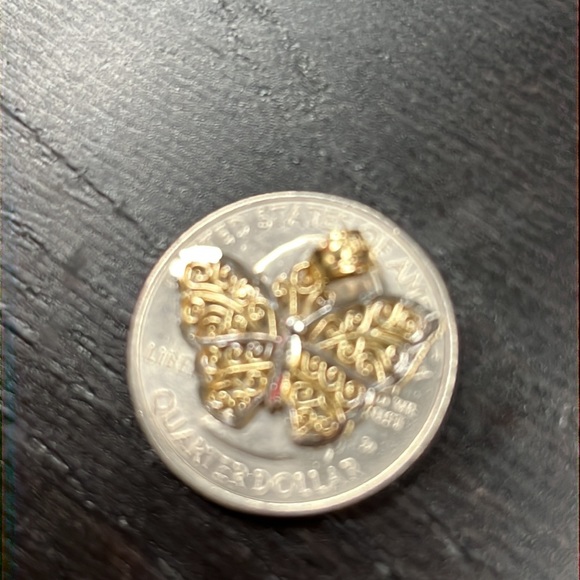 Solid 14k Gold Butterfly Pendant necklace - Picture 6 of 11